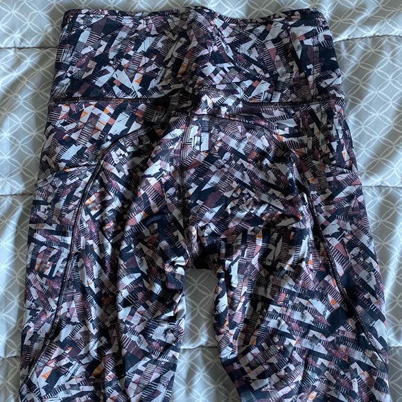 Lululemon Fast and Free High- Rise 25” Tights - Picture 4 of 5